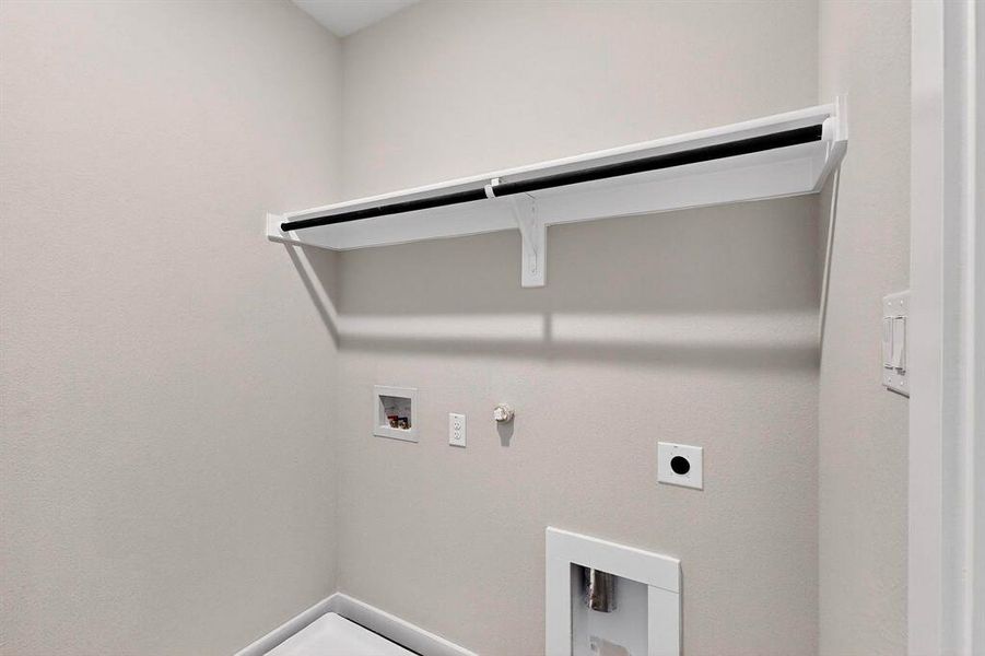 Spacious, unfurnished interior of a new home in Solterra Texas, Mesquite (Image 29).