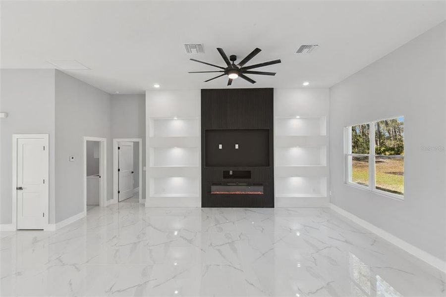 Spacious, unfurnished interior of a new home in , Eustis (Image 27).