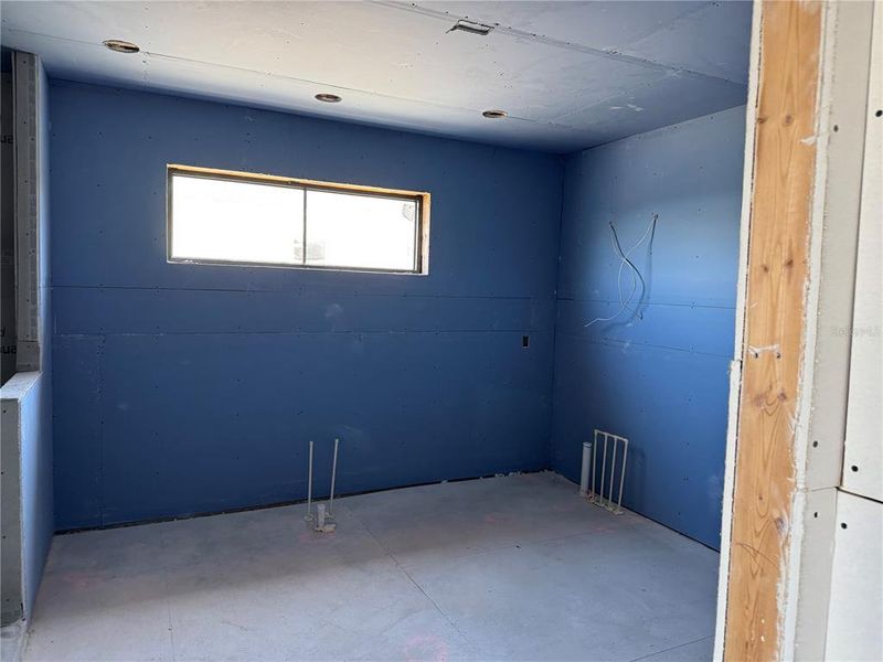 Spacious, unfurnished interior of a new home in , St. Petersburg (Image 8).