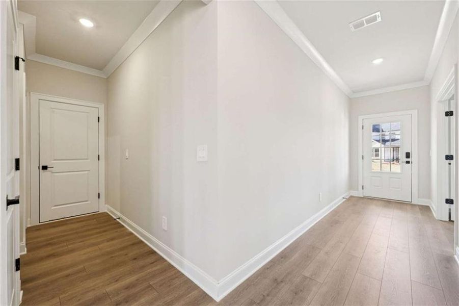 Spacious, unfurnished interior of a new home in River Pointe, Monroe (Image 25).