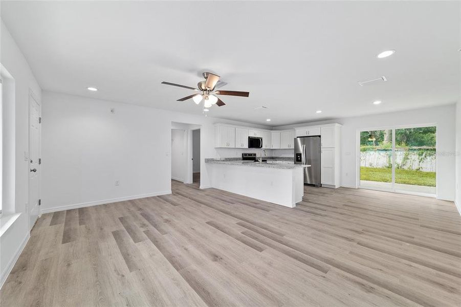 Spacious, unfurnished interior of a new home in , Dunnellon (Image 75).