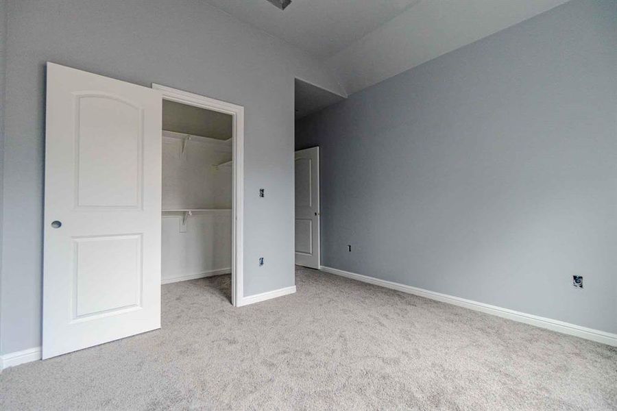 Spacious, unfurnished interior of a new home in , Granbury (Image 24).