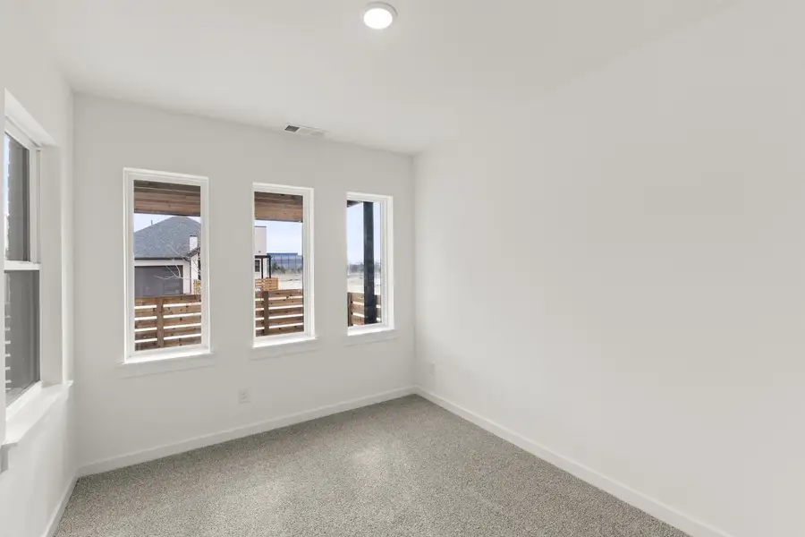 Spacious, unfurnished interior of a new home in Willow Grove, Melissa (Image 35).