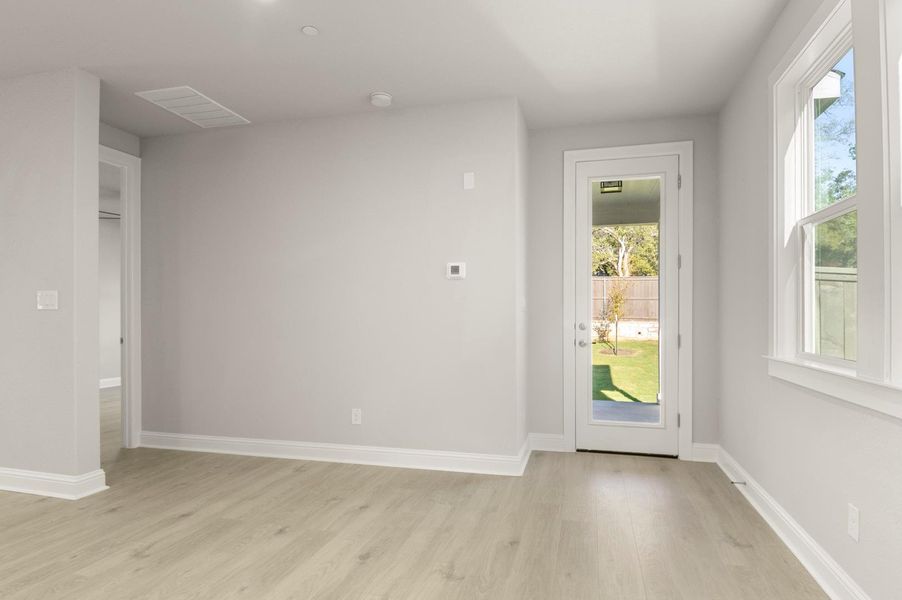 Spacious, unfurnished interior of a new home in Clear Creek, Round Rock (Image 27).