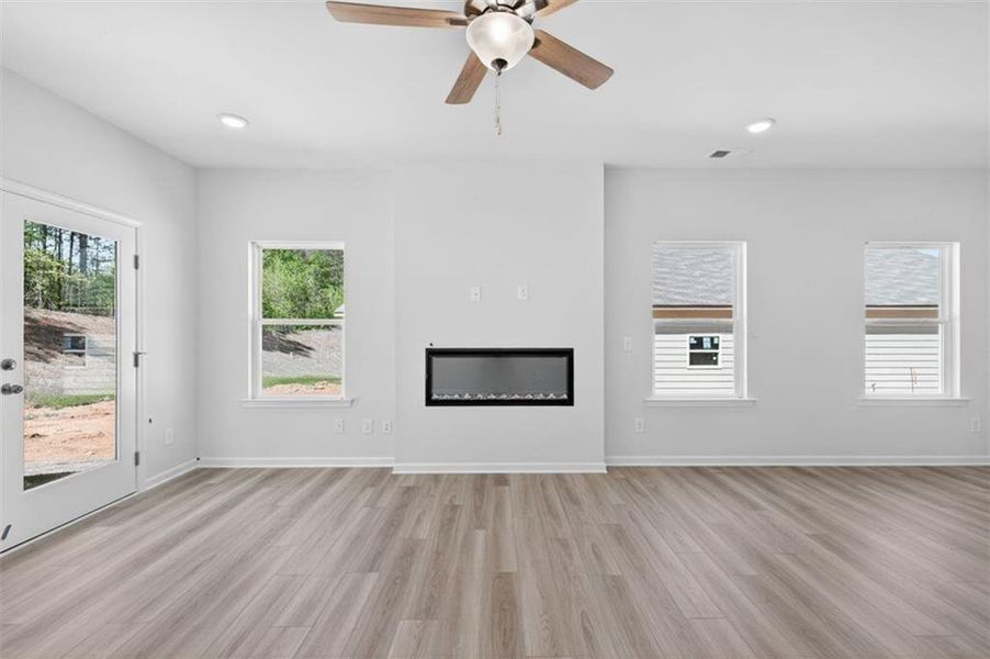 Spacious, unfurnished interior of a new home in Summerfield Place, Carrollton (Image 14).