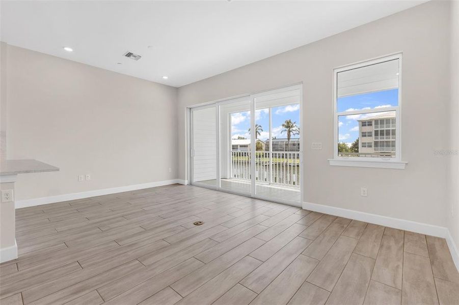 Spacious, unfurnished interior of a new home in Seahaven, Punta Gorda (Image 34).