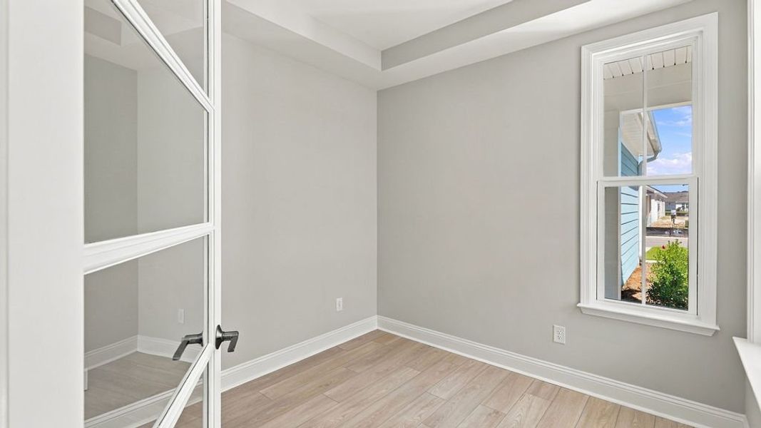 Spacious, unfurnished interior of a new home in Sun City Hilton Head, Bluffton (Image 30).