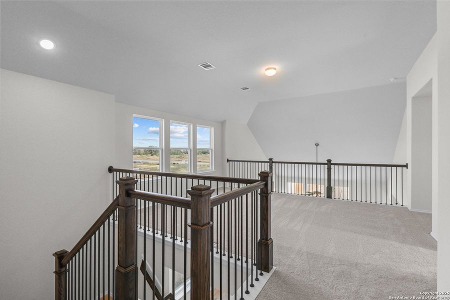 Spacious, unfurnished interior of a new home in Sunflower Ridge, New Braunfels (Image 17). Spacious, unfurnished interior of a new home in Sunflower Ridge, New Braunfels (Image 17).