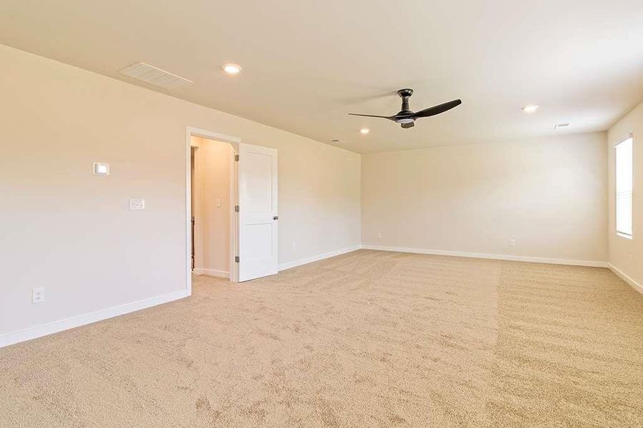 Spacious, unfurnished interior of a new home in Southern Hills, McDonough (Image 15).