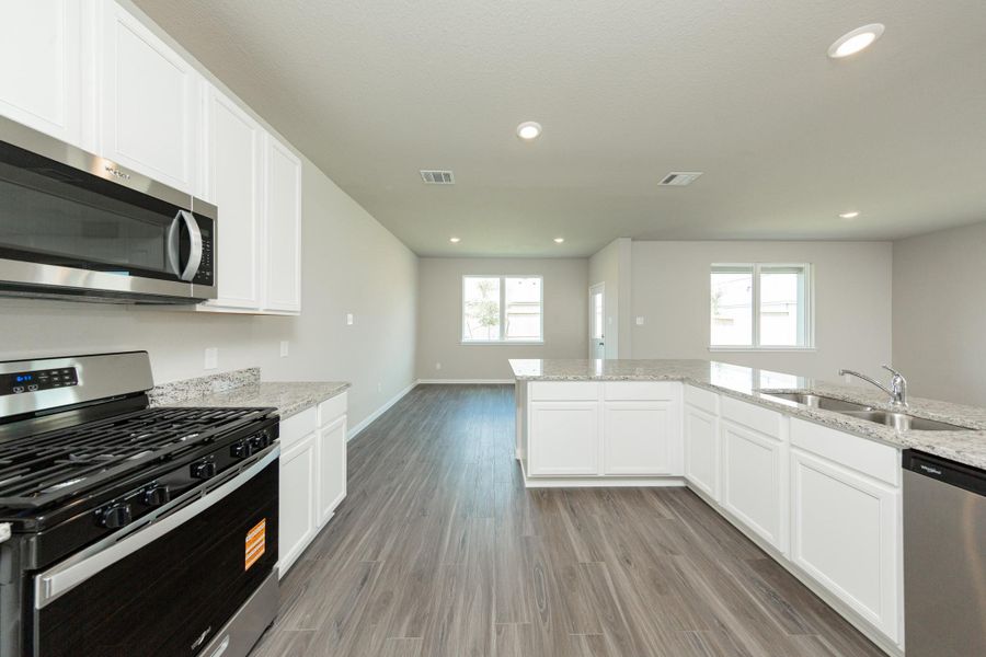 Furnished interior view inside a new home in Cliffstone Hills, Conroe (Image 7). Furnished interior view inside a new home in Cliffstone Hills, Conroe (Image 7).