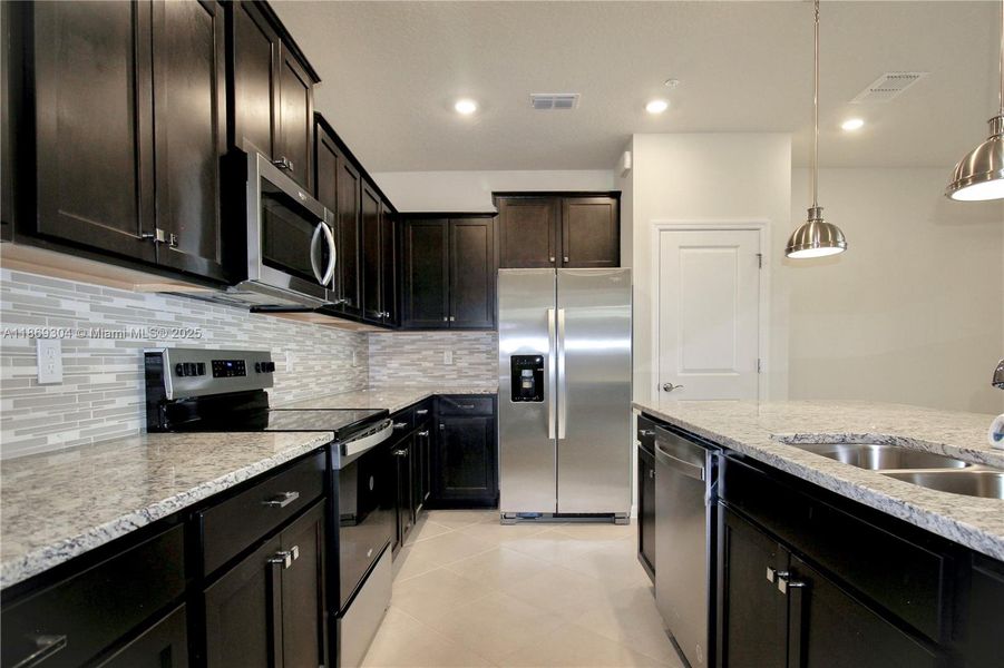 Furnished interior view inside a new home in , Clermont (Image 14).