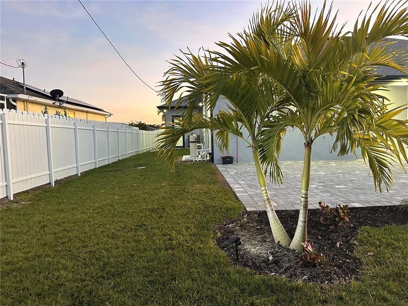 Exterior details and patio area of a home in , Cape Coral (Image 15).