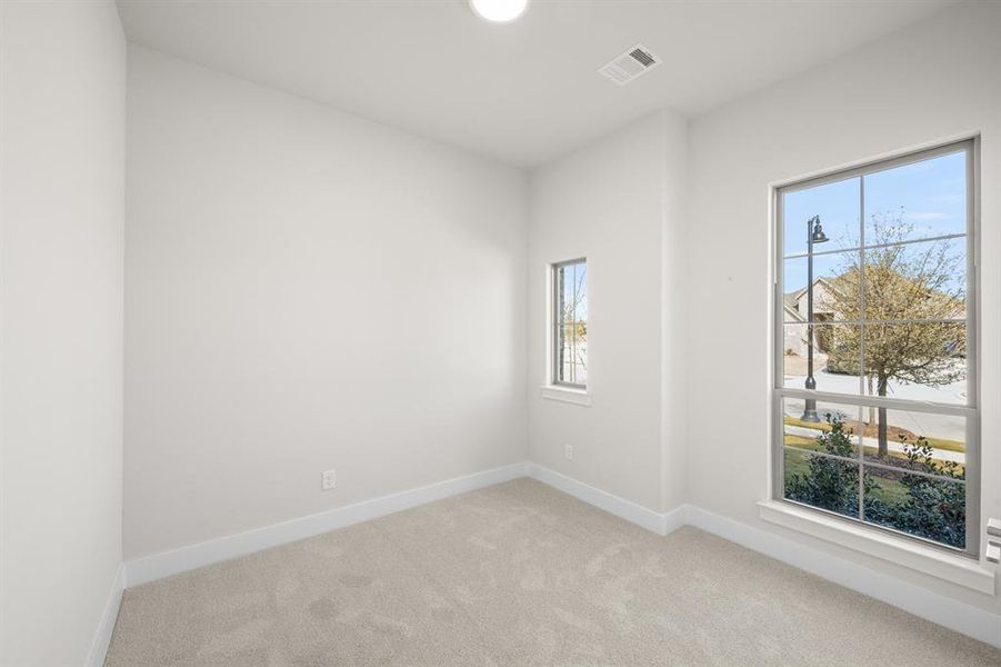 Spacious, unfurnished interior of a new home in The Retreat, Waxahachie (Image 21). Spacious, unfurnished interior of a new home in The Retreat, Waxahachie (Image 21).