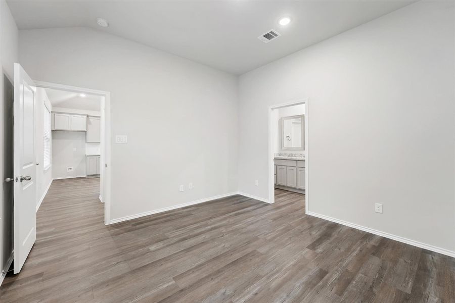 Spacious, unfurnished interior of a new home in , Lufkin (Image 18). Spacious, unfurnished interior of a new home in , Lufkin (Image 18).