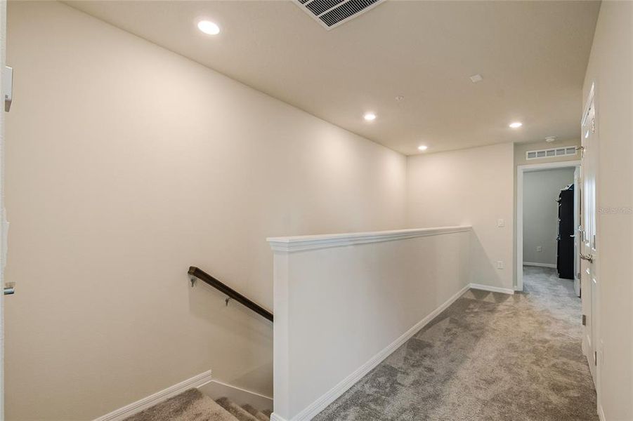 Spacious, unfurnished interior of a new home in , Orlando (Image 25).