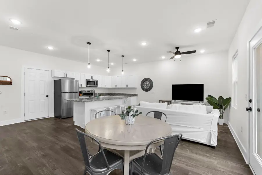 Furnished interior view inside a new home in , Hanahan (Image 6).