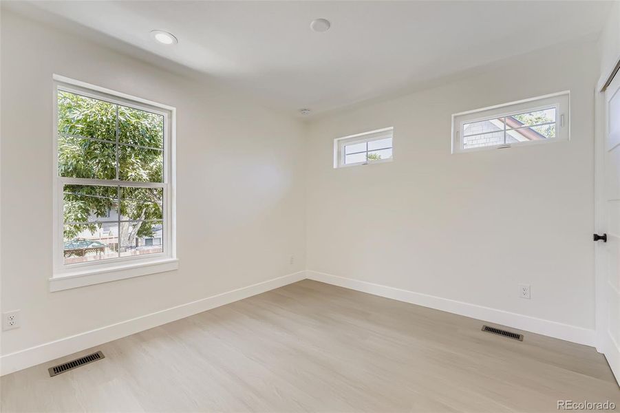 Spacious, unfurnished interior of a new home in , Denver (Image 22).