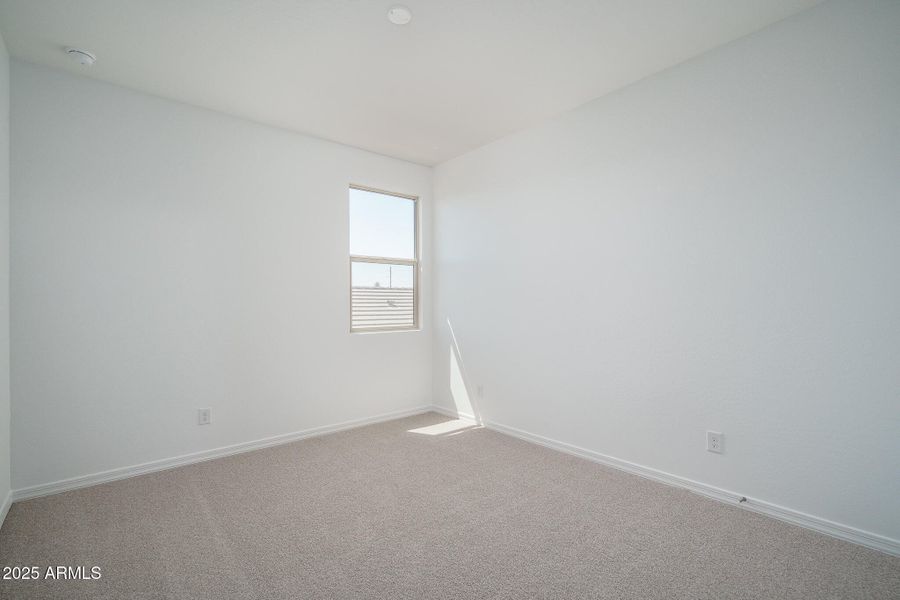 16B) BED 3 UP 16B) BED 3 UP