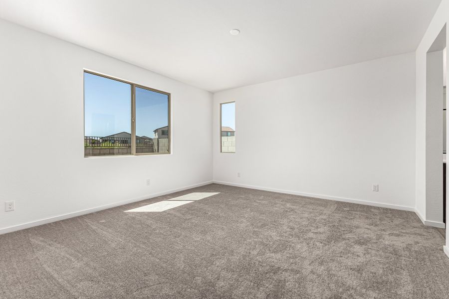 Spacious, unfurnished interior of a new home in Frontera, Surprise (Image 9).