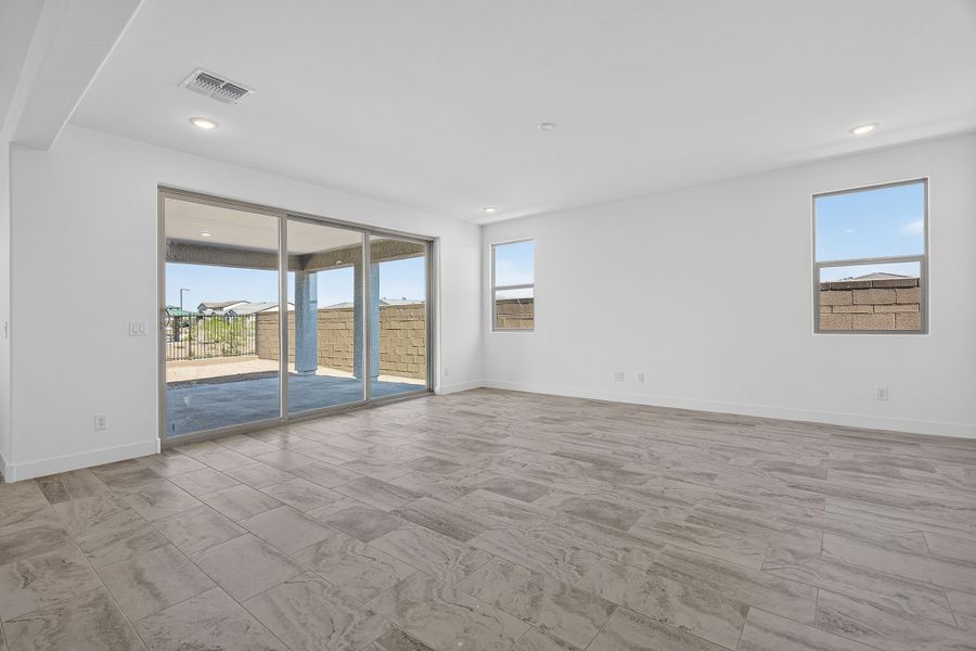 Spacious, unfurnished interior of a new home in The Grove at El Cidro, Goodyear (Image 20).