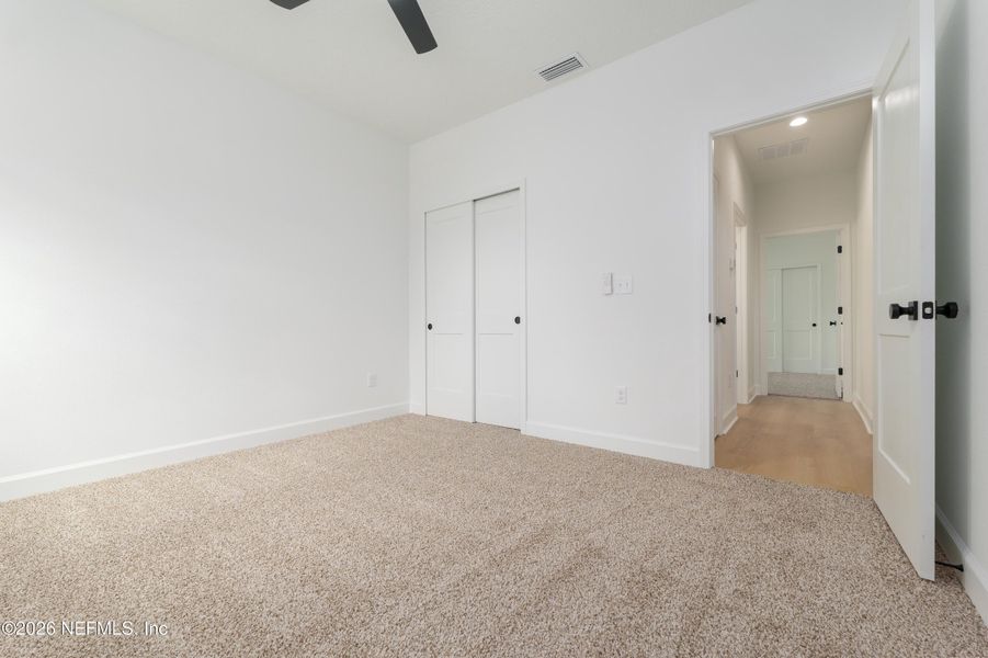 Spacious, unfurnished interior of a new home in , Middleburg (Image 20).