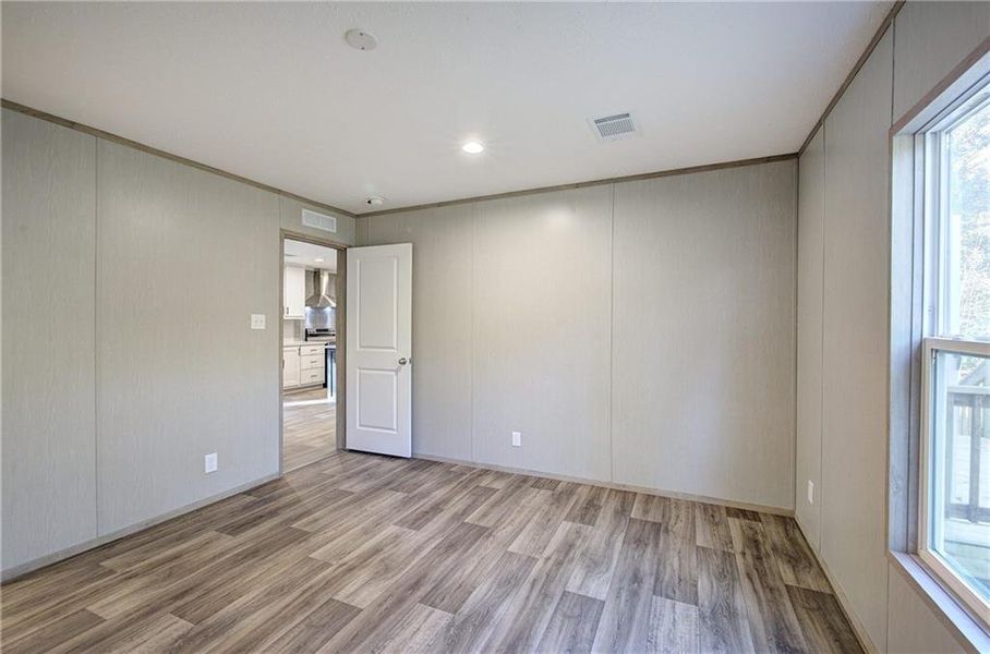 Spacious, unfurnished interior of a new home in , Talking Rock (Image 41).