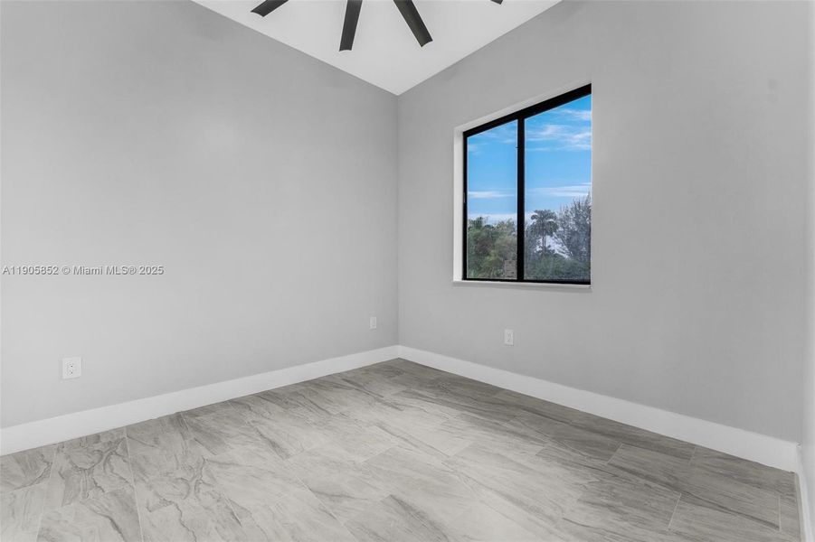 Spacious, unfurnished interior of a new home in , Miami (Image 58).