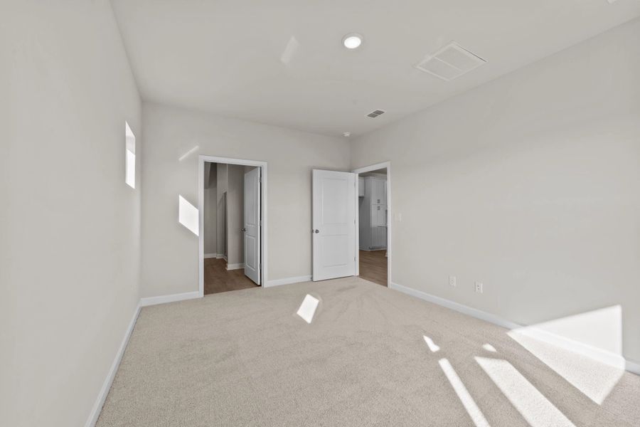 Spacious, unfurnished interior of a new home in Blue Heron Retreat, Little River (Image 20).