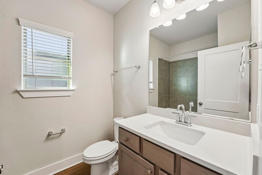 Furnished interior view inside a new home in Three Creeks, Belton (Image 8).