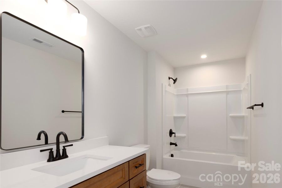 Upstairs on-Suite Bath