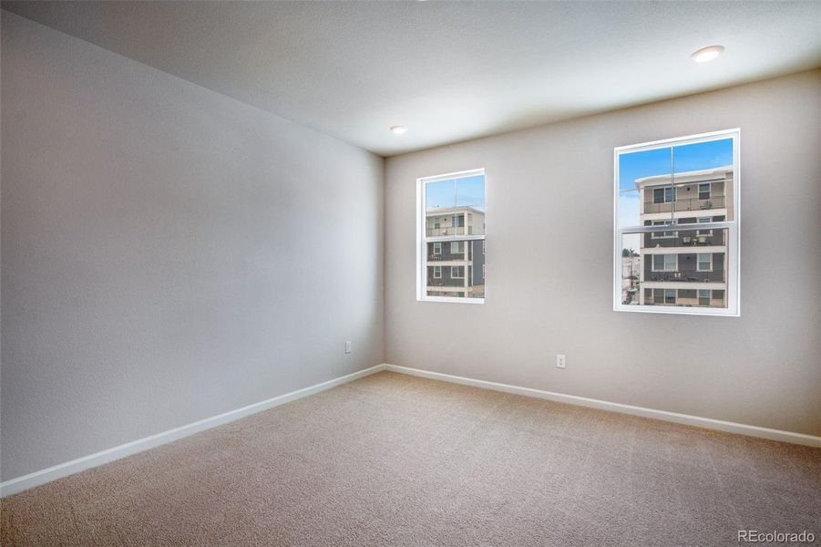 Spacious, unfurnished interior of a new home in Sugar Mill Village, Longmont (Image 18).