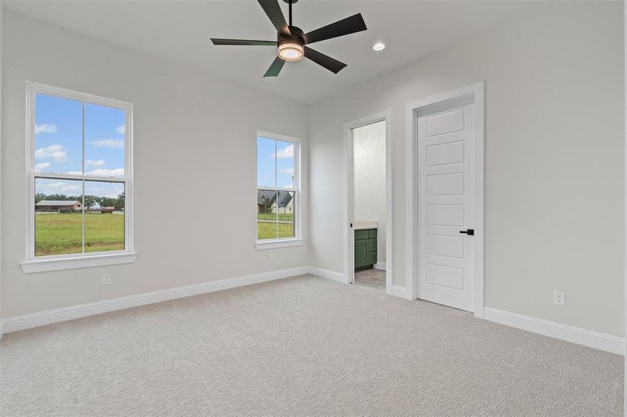 Spacious, unfurnished interior of a new home in Santana Ridge, Weatherford (Image 29).