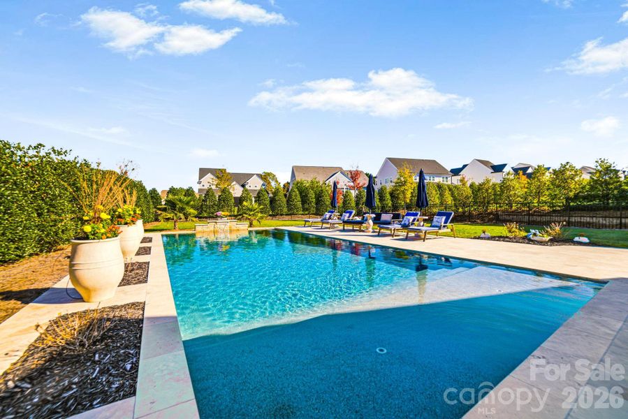 Community amenities in , Huntersville (Image 40).