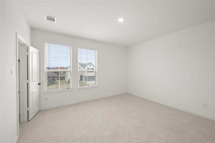 Spacious, unfurnished interior of a new home in Hidden Vistas, Burleson (Image 17). Spacious, unfurnished interior of a new home in Hidden Vistas, Burleson (Image 17).