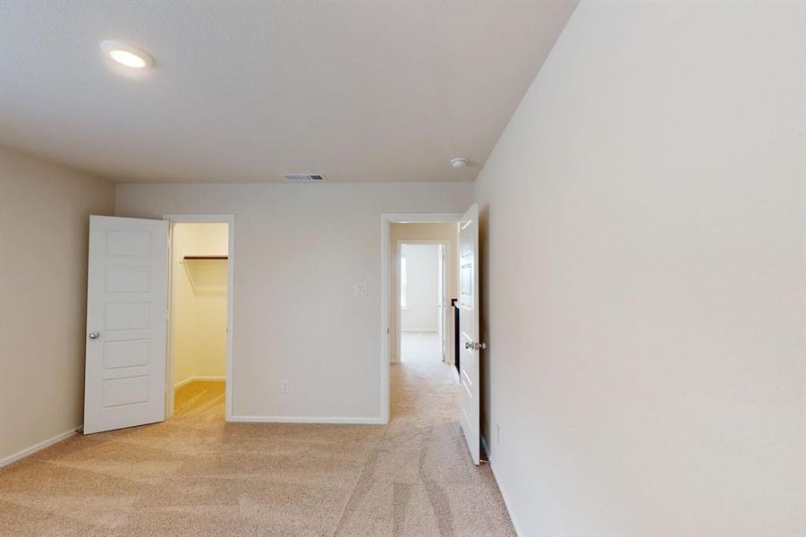 Spacious, unfurnished interior of a new home in The Preserve, Justin (Image 27).