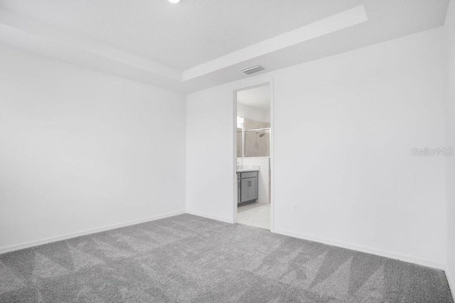 Spacious, unfurnished interior of a new home in Indigo Creek, Apollo Beach (Image 27).