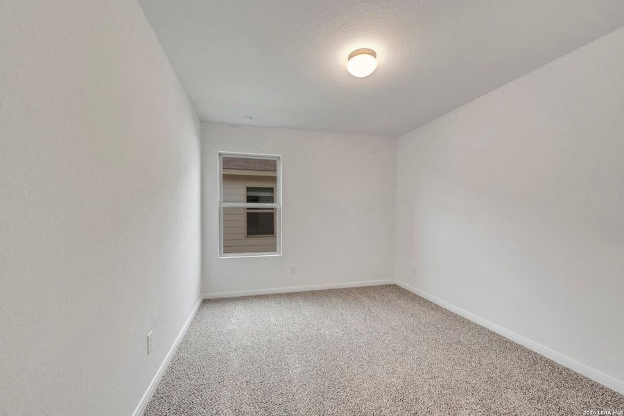Spacious, unfurnished interior of a new home in Greenspoint Heights, Seguin (Image 32).