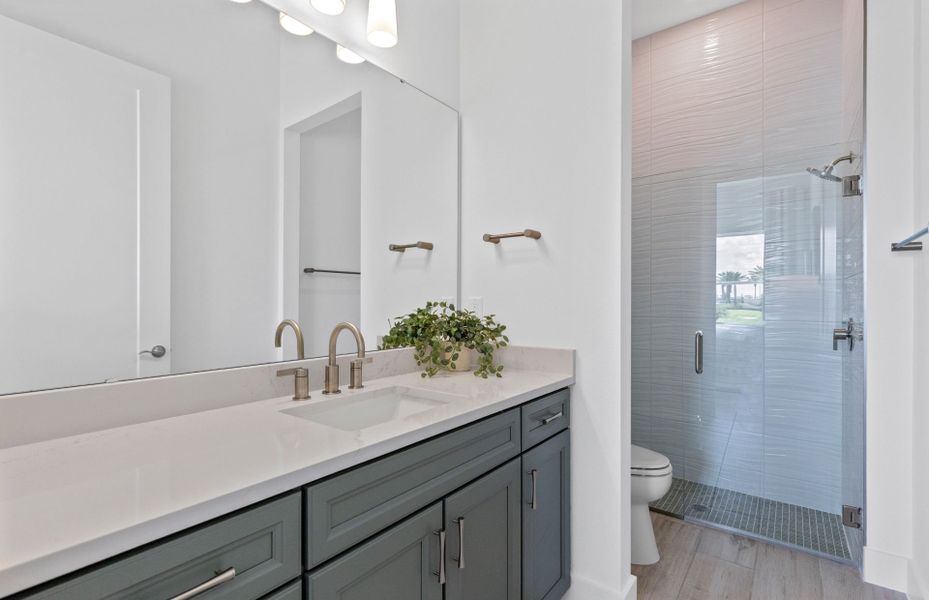 Representative furnished interior of a home built from the Renown by Del Webb in Del Webb Lakehaven, Clermont (Image 13).