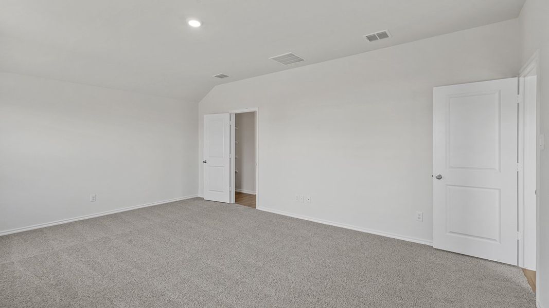 Spacious, unfurnished interior of a new home in Stonewyck Farms, Ennis (Image 25).