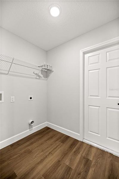 Spacious, unfurnished interior of a new home in , Belleview (Image 22).