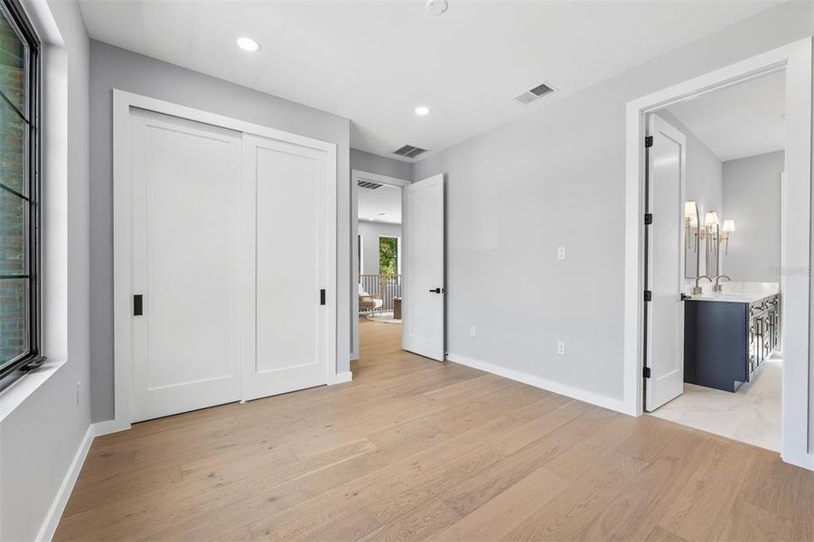 Spacious, unfurnished interior of a new home in College Park, Orlando (Image 24). Spacious, unfurnished interior of a new home in College Park, Orlando (Image 24).