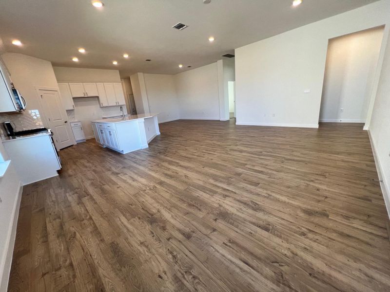 Spacious, unfurnished interior of a new home in Rosenbusch Ranch, Leander (Image 8). Spacious, unfurnished interior of a new home in Rosenbusch Ranch, Leander (Image 8).
