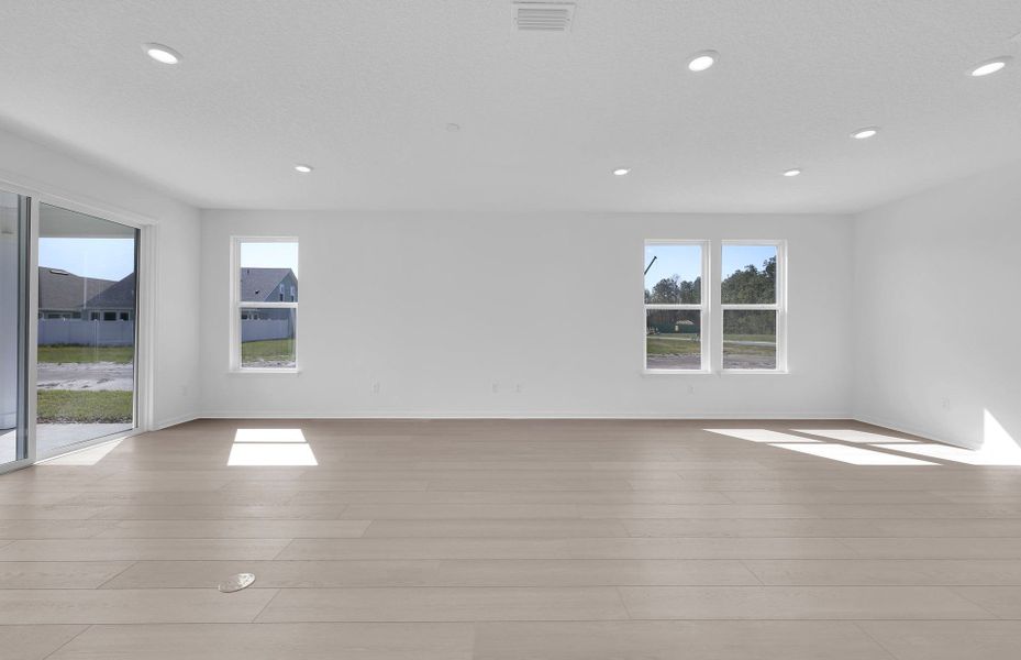 Spacious, unfurnished interior of a new home in Fiddler's Cove, Kingsland (Image 17).
