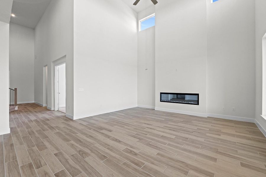 Spacious, unfurnished interior of a new home in Lariat, Liberty Hill (Image 26).