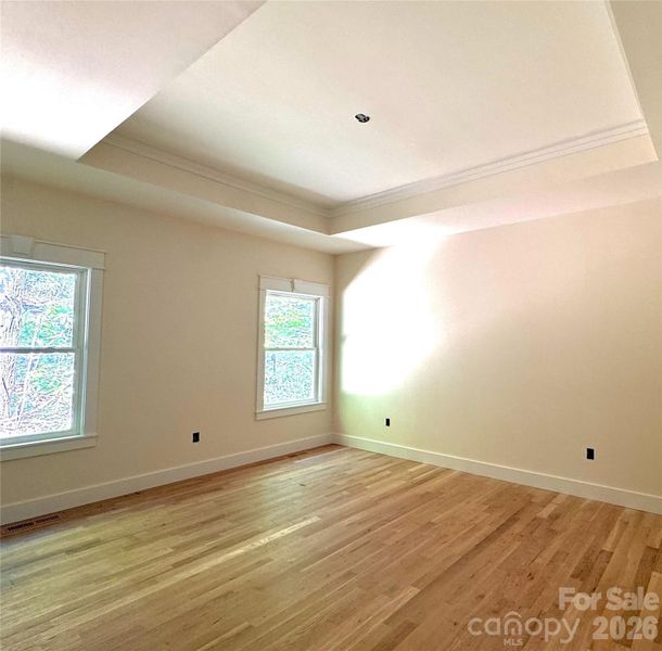 Spacious, unfurnished interior of a new home in , Hendersonville (Image 8).