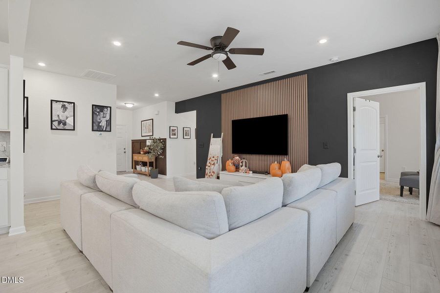 9-web-or-mls-94 Bonnie Girl Ct-49