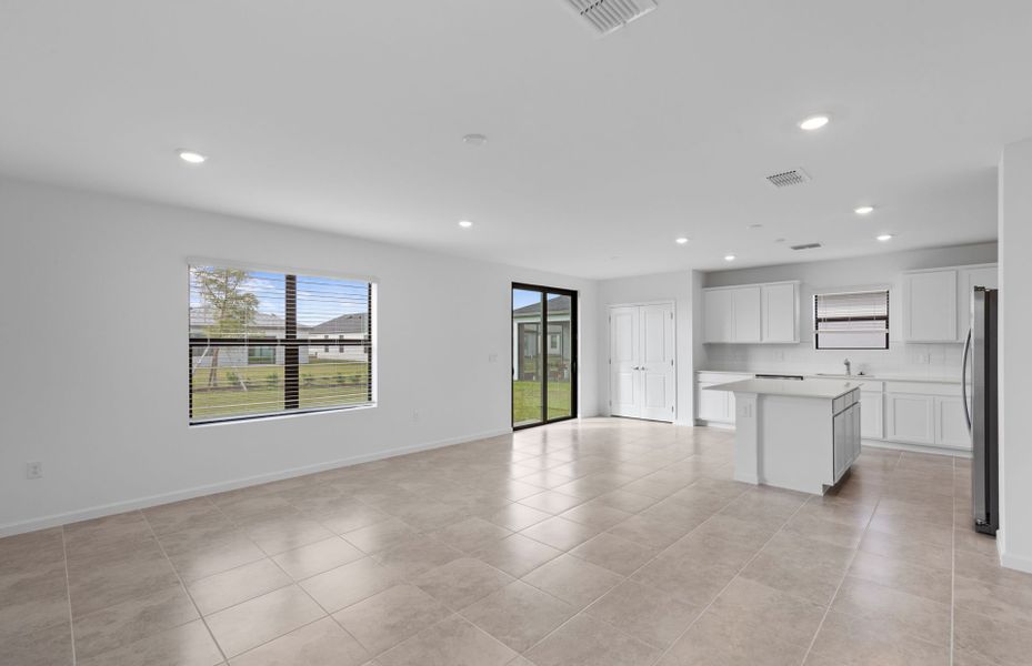 Spacious, unfurnished interior of a new home in Caloosa Cove, Labelle (Image 18).