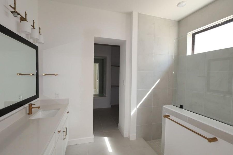 Image 41 of a home in Kresston.