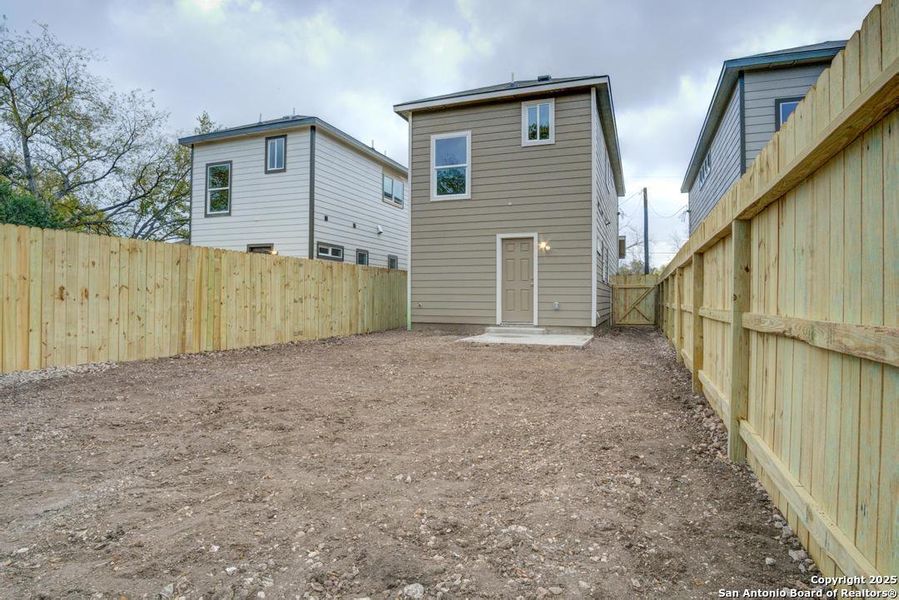 Exterior details and patio area of a home in , San Antonio (Image 17).