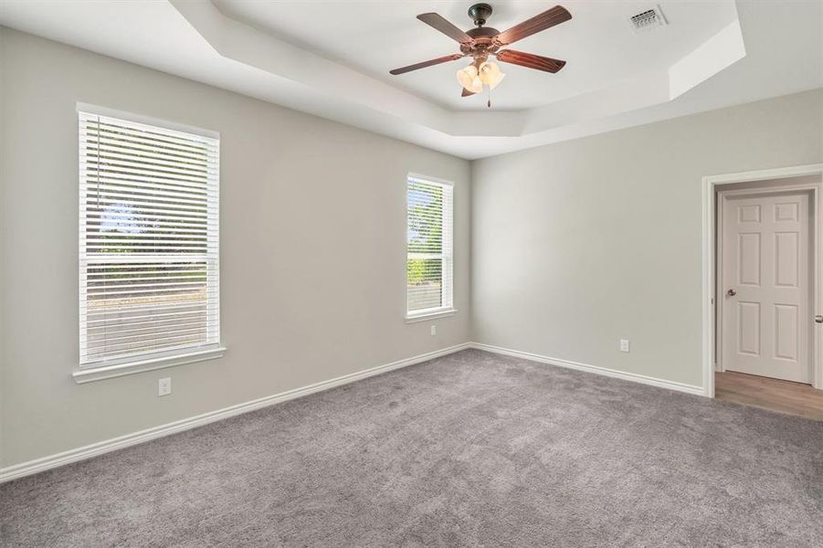 Spacious, unfurnished interior of a new home in , Van (Image 18).